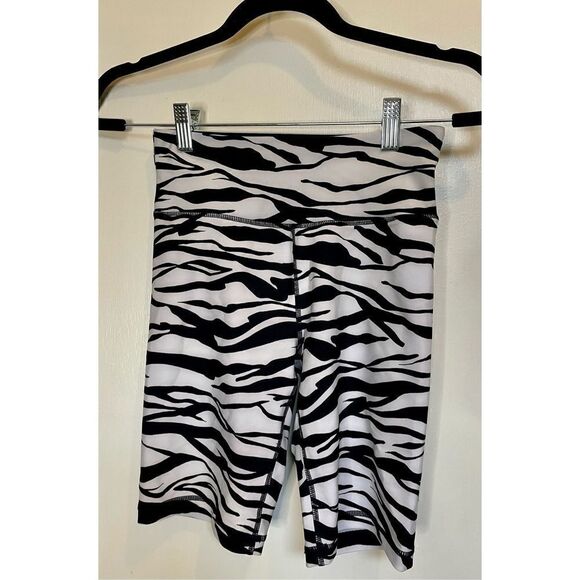 🔴 NWOT DKNY Sport High Waist Shorts in black and white zebra print! XS - Picture 6 of 12